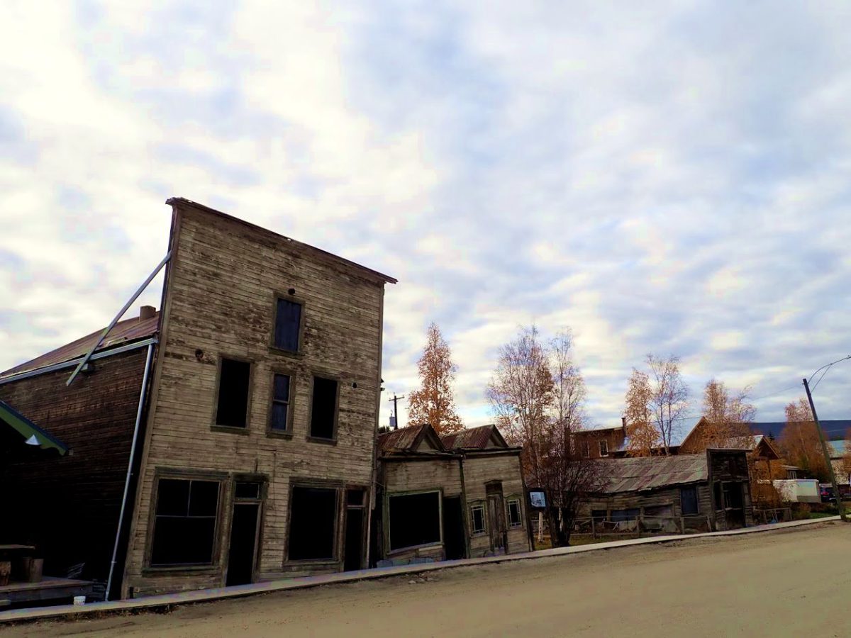 dawson-city-historic-building-yukon