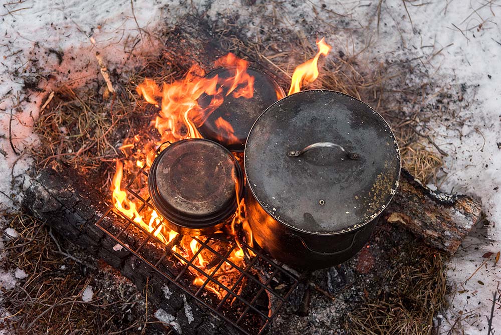 yukon-campfire-outdoor-cooking-winter
