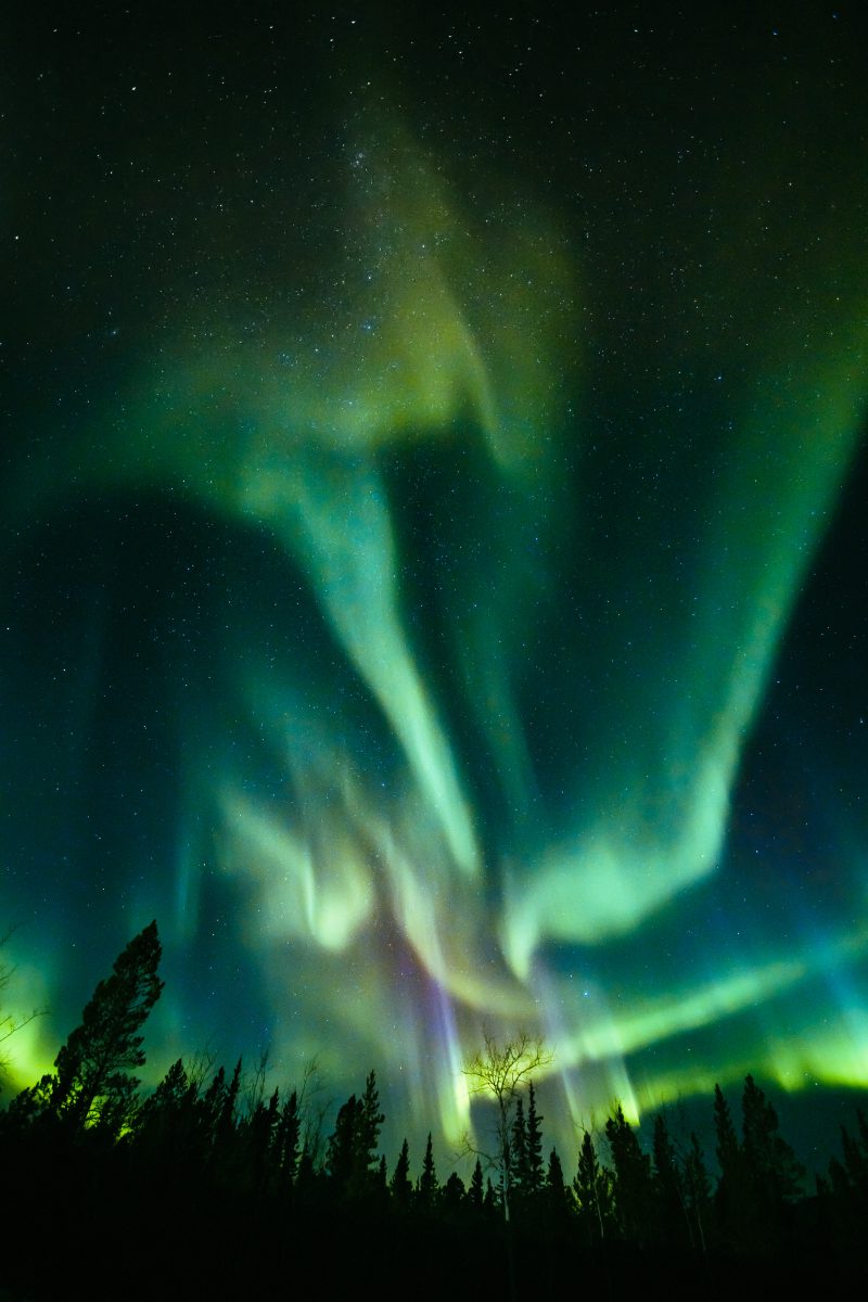 yukon-northern-lights-aurora-curtains
